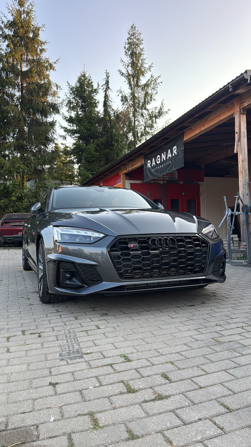Gotowe Audi przed warsztatem Ragnar Automotive